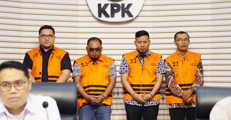 KPK-Tahan-4-Tersangka-Pengurusan-Dana-Hibah-untuk-Kelompok-Masyarakat-di-Pemerintah-Provinsi-Jawa-Timur-TA-2019-2022.ftkpk