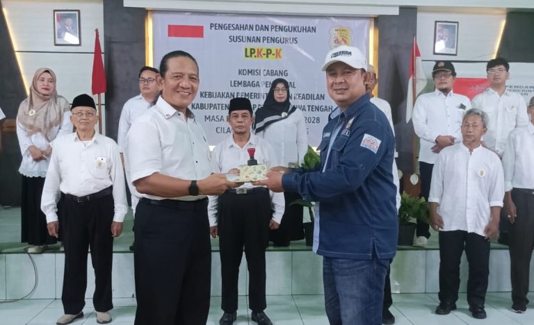 foto pengukuhan cilacap.ft01